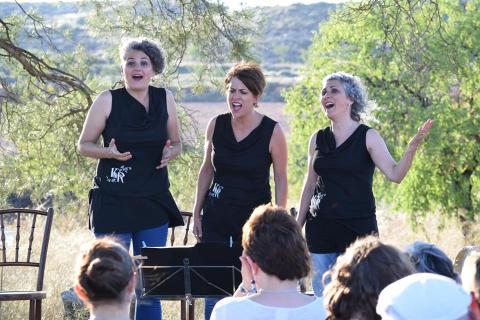 El trio Krregades de Romanços interpretarà cançons populars i tradicionals