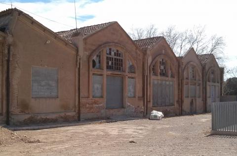 Naus de la fàbrica on s'instal·larà la residència
