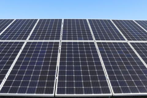 La potència de la instal·lació haurà de ser major o igual al 30% de la potència contractada